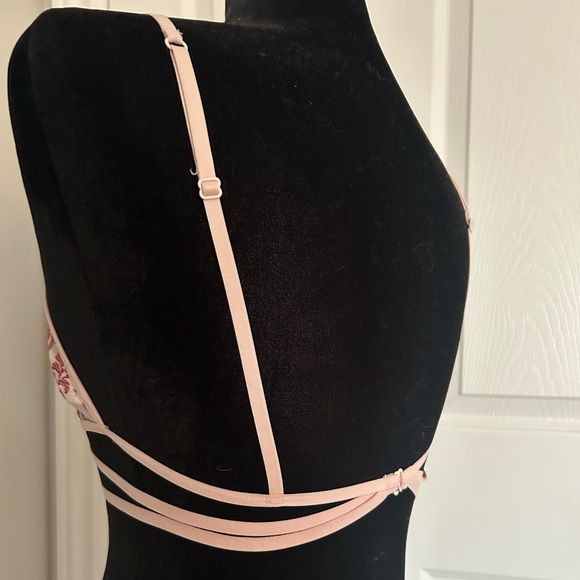 Matching pink intimate set - Picture 4 of 10